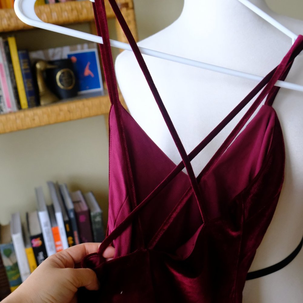 NWT Lulu’s strappy velvet bodycon mini dress - Picture 4 of 7